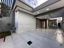 Linda casa com 3 suítes - área gourmet e piscina