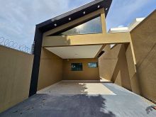 Linda casa térrea com planejados no Coronel Antonino