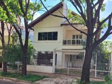 Sobrado para fins residencial ou comercial