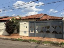 Casa com 1 suíte - 5 quartos - piscina e churrasqueira