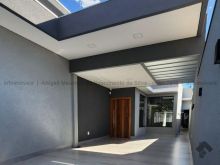 Casa com piscina e 3 suítes - Rita Vieira I