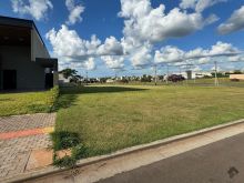 Lote plano - excelente posicionamento