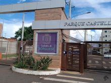 Apartamento térreo rico em armários