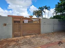 Casa com quintal grande