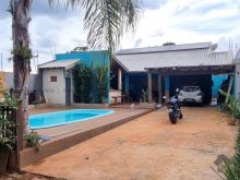Excelente casa estilo catedral