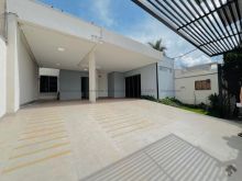 Linda casa rica em planejados no Rita Vieira
