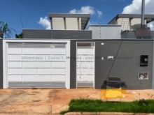 Linda casa nova em excelente localização