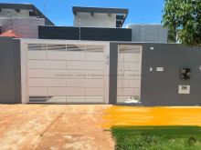 Linda casa nova com piscina