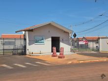 Casa em condomínio com quatro anos de construção