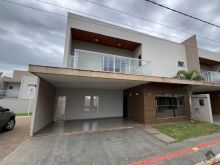 Sobrado condomínio Grand Village