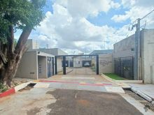 Casa térrea em condomínio