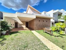 Baixou - toda planejada e linda suíte com terraço