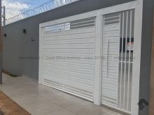 Casa nova com 2 quartos - 2 banheiros - 4 vagas