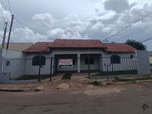 Casa de esquina - excelente localização
