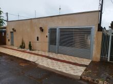 Casa com terreno 432m²