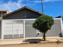 Casa reformada no Jardim Itatiaia