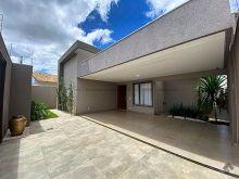 Linda casa térrea de alto padrão no Água Limpa