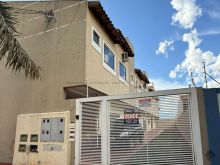 Sobrado com 2 suítes - 2 vagas - planejados