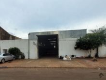Amplo galpão na Piratininga