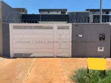 Casa nova rica em porcelanato