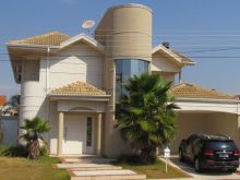 Linda casa - rica em armários