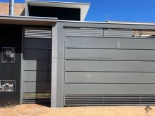 Casa térrea nova com closet e churrasqueira