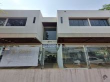 Prédio comercial localizado na região central