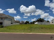 Dois lotes juntos - excelente localização