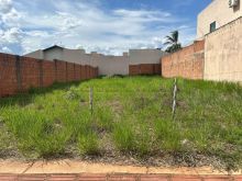 Terreno plano pronto para construir