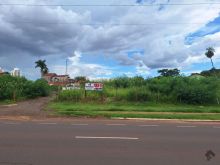 Terreno com 3.740 m²