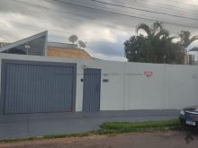 Linda casa Tiradentes próximo ao shopping Campo Grande
