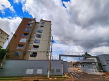 Apartamento semi mobiliado com suíte e gourmet