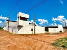 Barracão novo com 900 m² próximo a rodovia