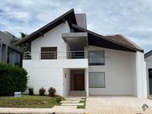 Excelente casa em condomínio