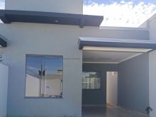 Excelente casa com 3 quartos e fino acabamento