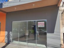 Sala comercial bem localizada com banheiro