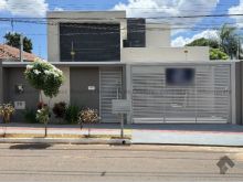 Linda casa na melhor localização do bairro