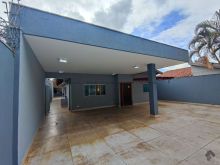 Casa com amplo terreno e ótimo acabamento