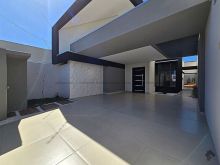 Maravilhoso imóvel com piscina e energia solar