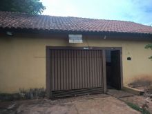 Imóvel com três casas no terreno
