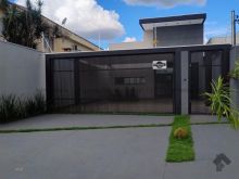 Belíssima casa térrea no Rita Vieira