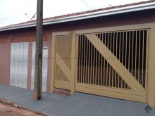 Excelente casa com suíte e edícula com suíte