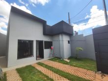 Casa moderna - arejada e confortável