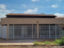 Oportunidade - piscina - 2 suítes - 2 quartos - terreno amplo