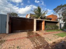 Casa térrea - bem localizada e com spa