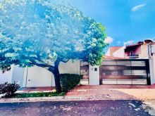 Casa em localização nobre próxima a Sebastião Lima