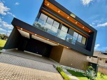 Maravilhoso sobrado repleto de móveis planejados Alpha III