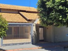 Casa térrea com 04 quartos próxima à av. Bom Pastor