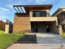 Luxuoso sobrado