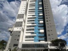 Conforto e estilo traduzem este apartamento